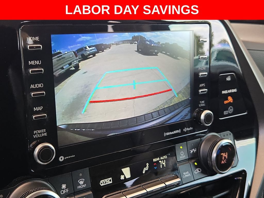 Used 2022 Toyota Highlander XLE FWD image 34