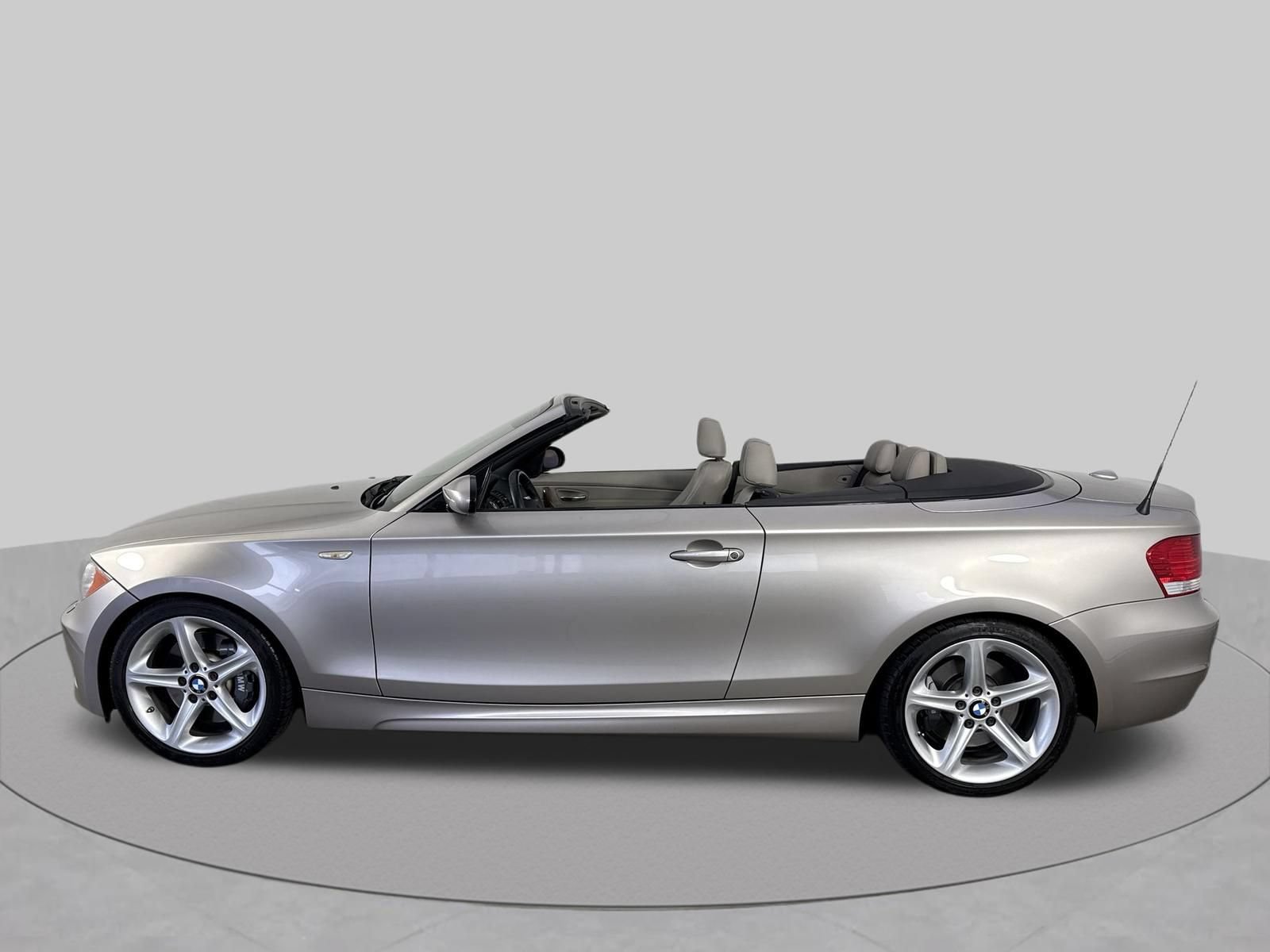 Used 2009 BMW 135i Convertible RWD image 27
