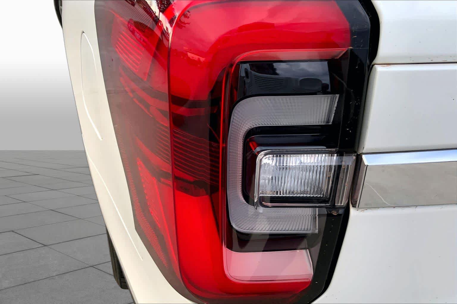 Used 2022 Ford Expedition Limited AWD/4WD image 28