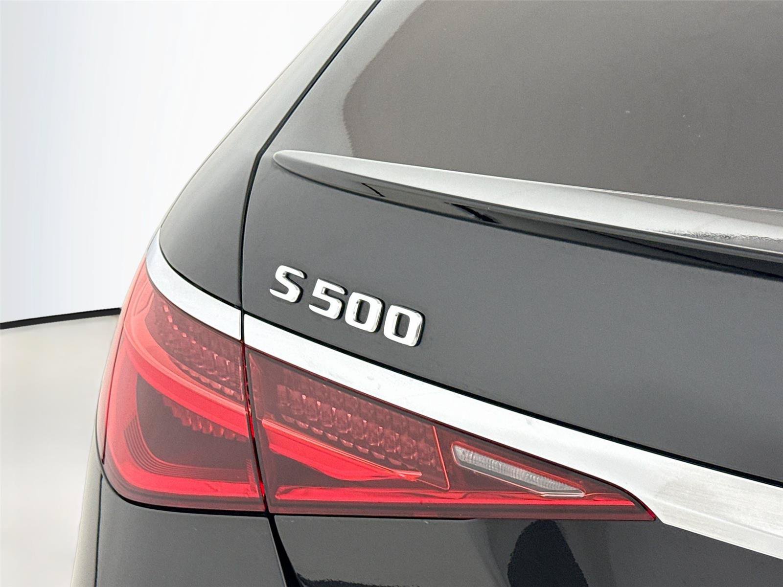 Used 2023 Mercedes-Benz S 500 4MATIC image 32