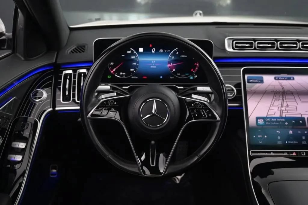 Used 2022 Mercedes-Benz S 580 4MATIC Sedan w/ AMG Line Package image 33