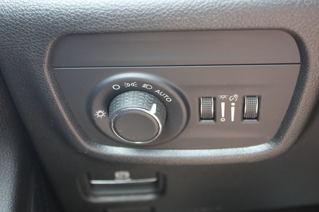 Used 2024 Jeep Grand Cherokee Altitude AWD/4WD image 42