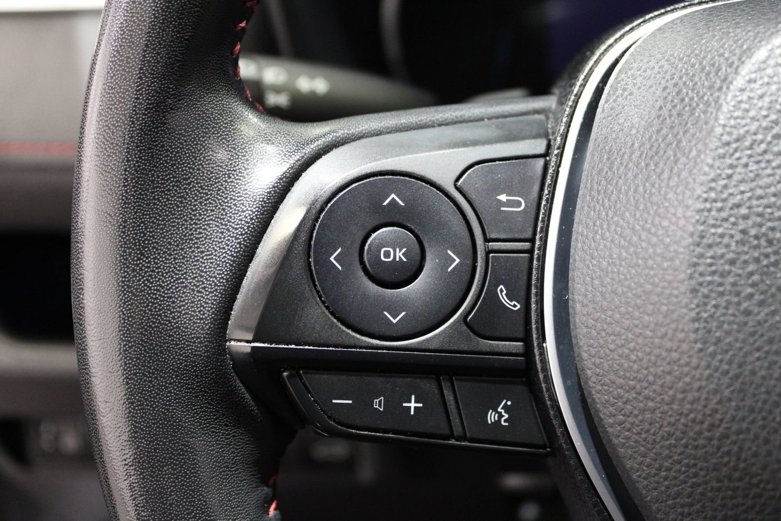 Used 2022 Toyota RAV4 XSE AWD/4WD image 26