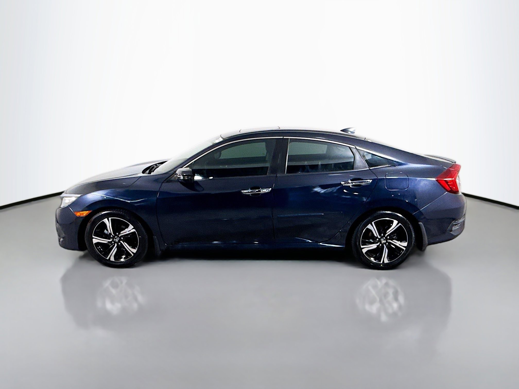 Used 2017 Honda Civic Touring image 6