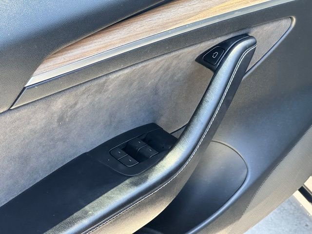 Used 2022 Tesla Model 3 Long Range AWD/4WD image 9
