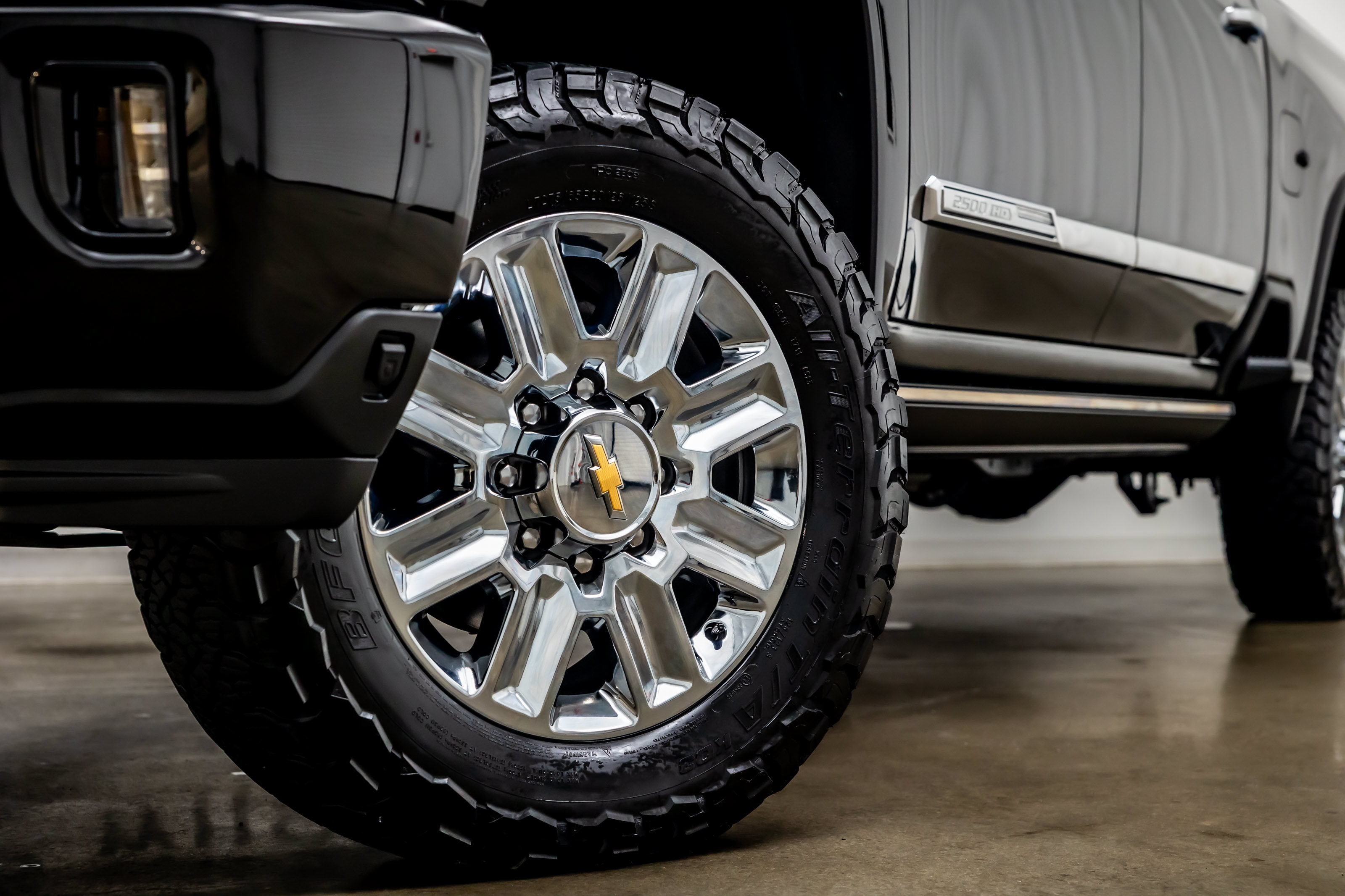 Used 2024 Chevrolet Silverado 2500 High Country w/ High Country Premium Package AWD/4WD image 27