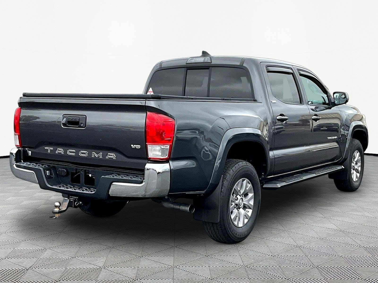 Used 2016 Toyota Tacoma SR5 w/ SR5 Appearance Package (SN) RWD image 6