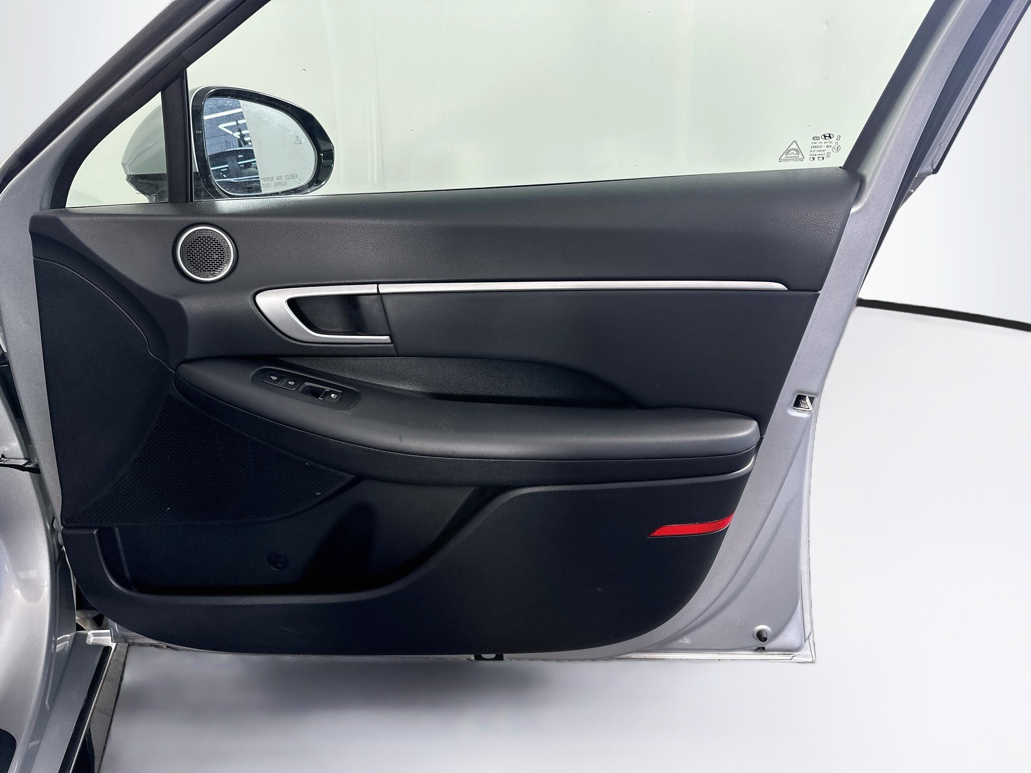 Used 2025 Hyundai Sonata SEL FWD image 31