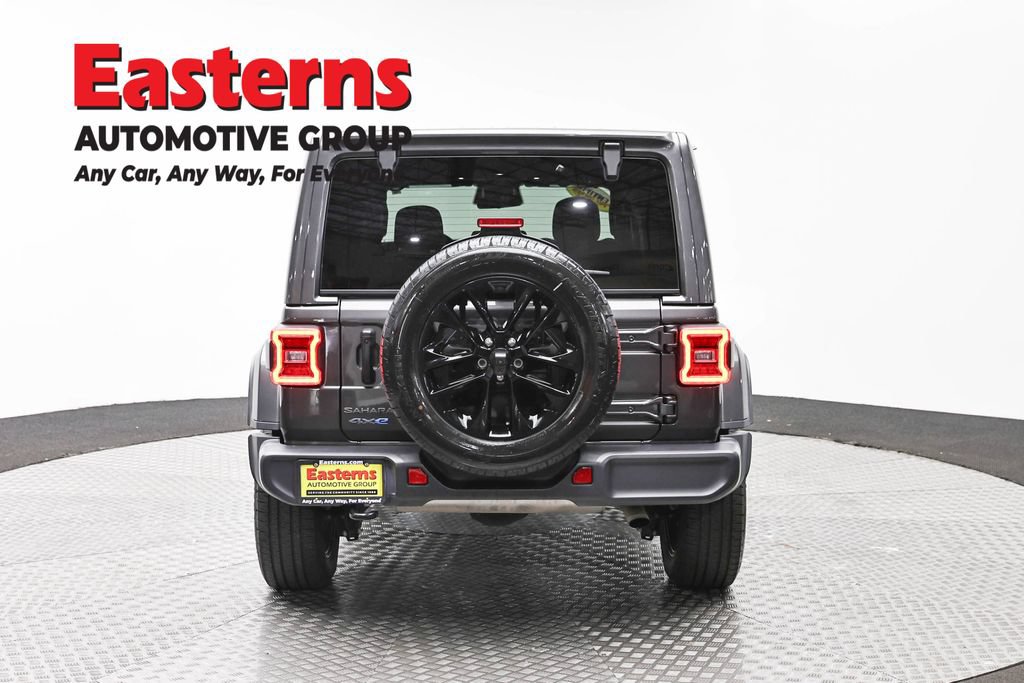 Used 2025 Jeep Wrangler Unlimited Sahara AWD/4WD image 6
