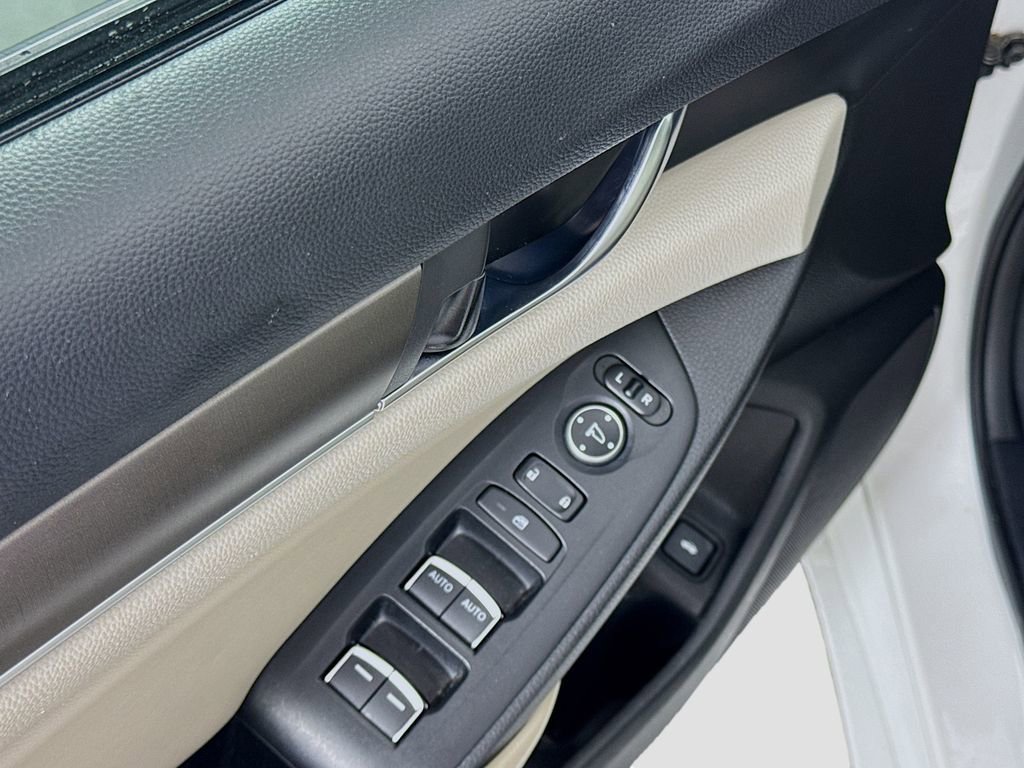 Used 2018 Honda Accord LX image 17