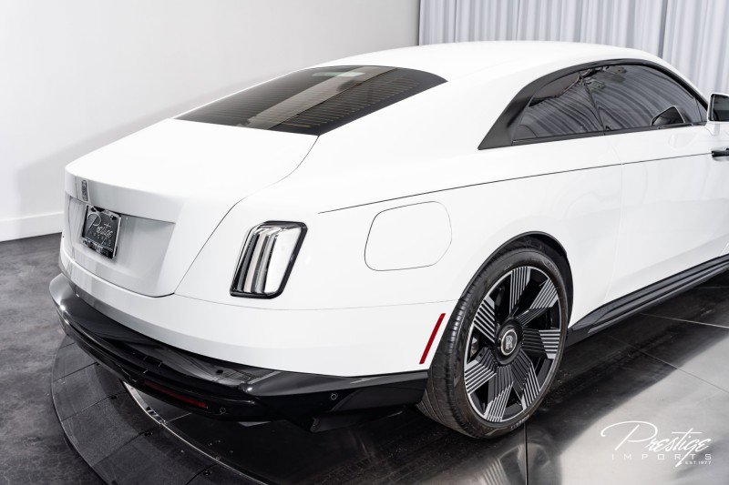 Used 2024 Rolls-Royce Spectre w/ Spectre Launch Package image 19