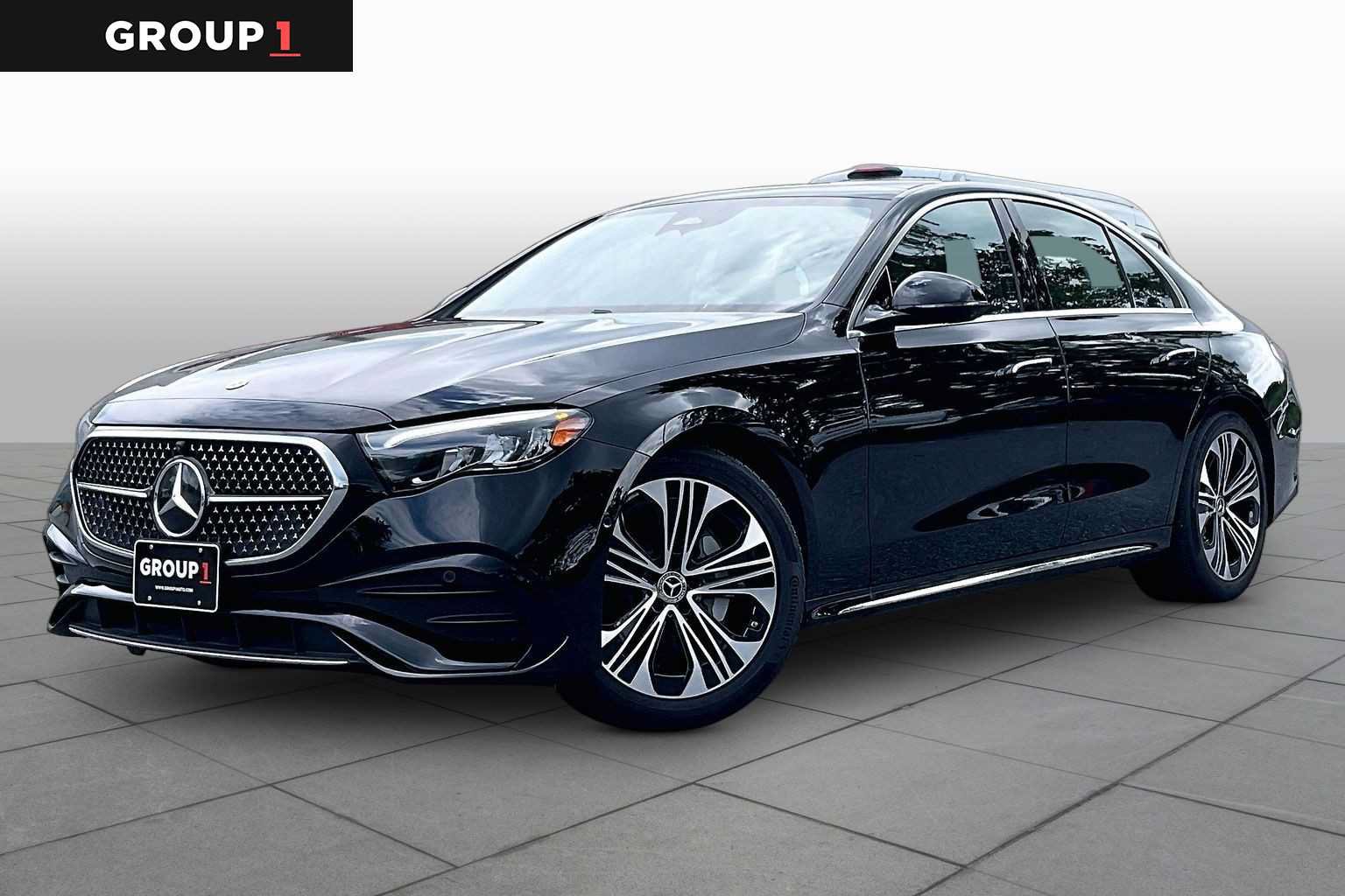 Used 2025 Mercedes-Benz E 350 4MATIC Sedan image 1
