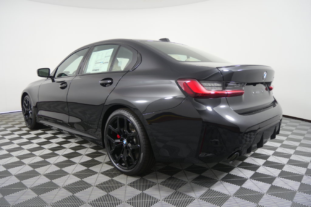 New 2026 BMW 330i Sedan w/ M Sport Package RWD image 6