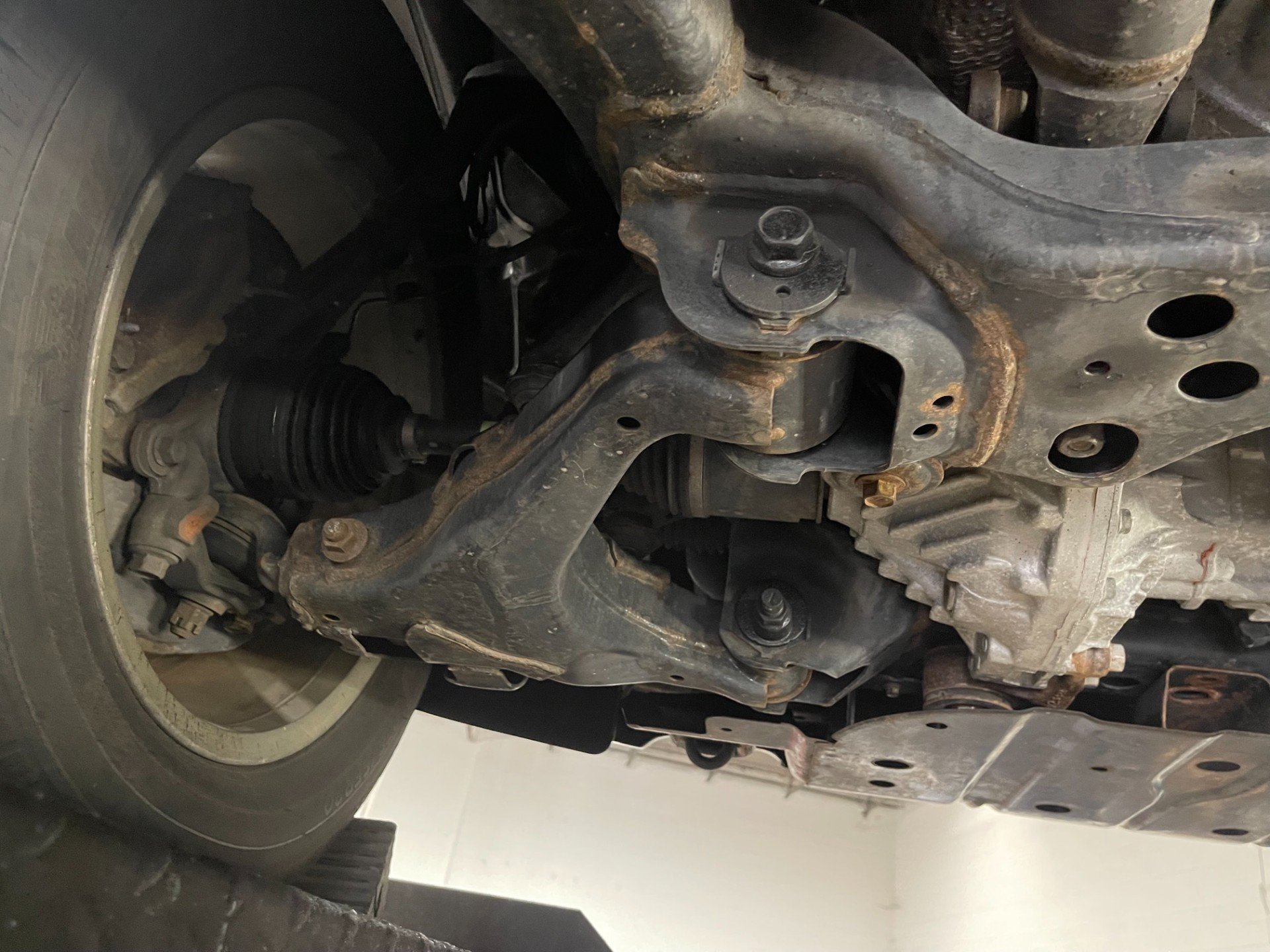 Used 2016 Toyota Sequoia Limited AWD/4WD image 93
