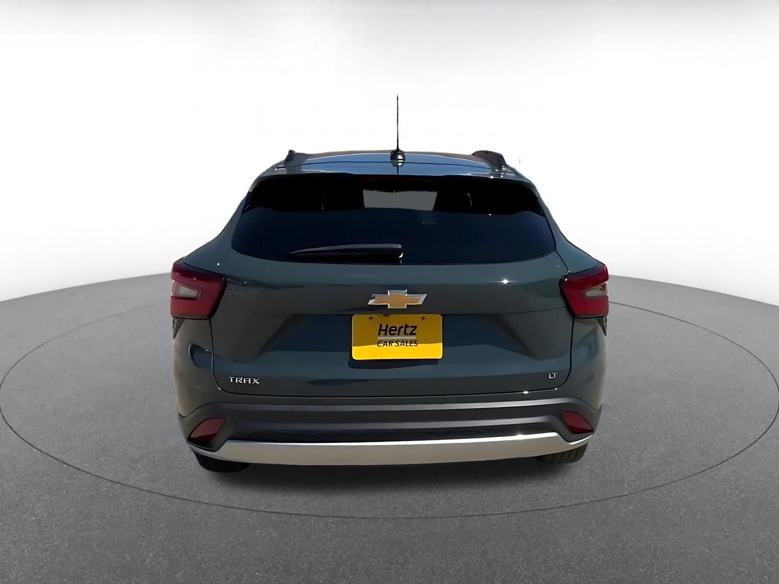 Used 2025 Chevrolet Trax LT w/ LT Convenience Package FWD image 12