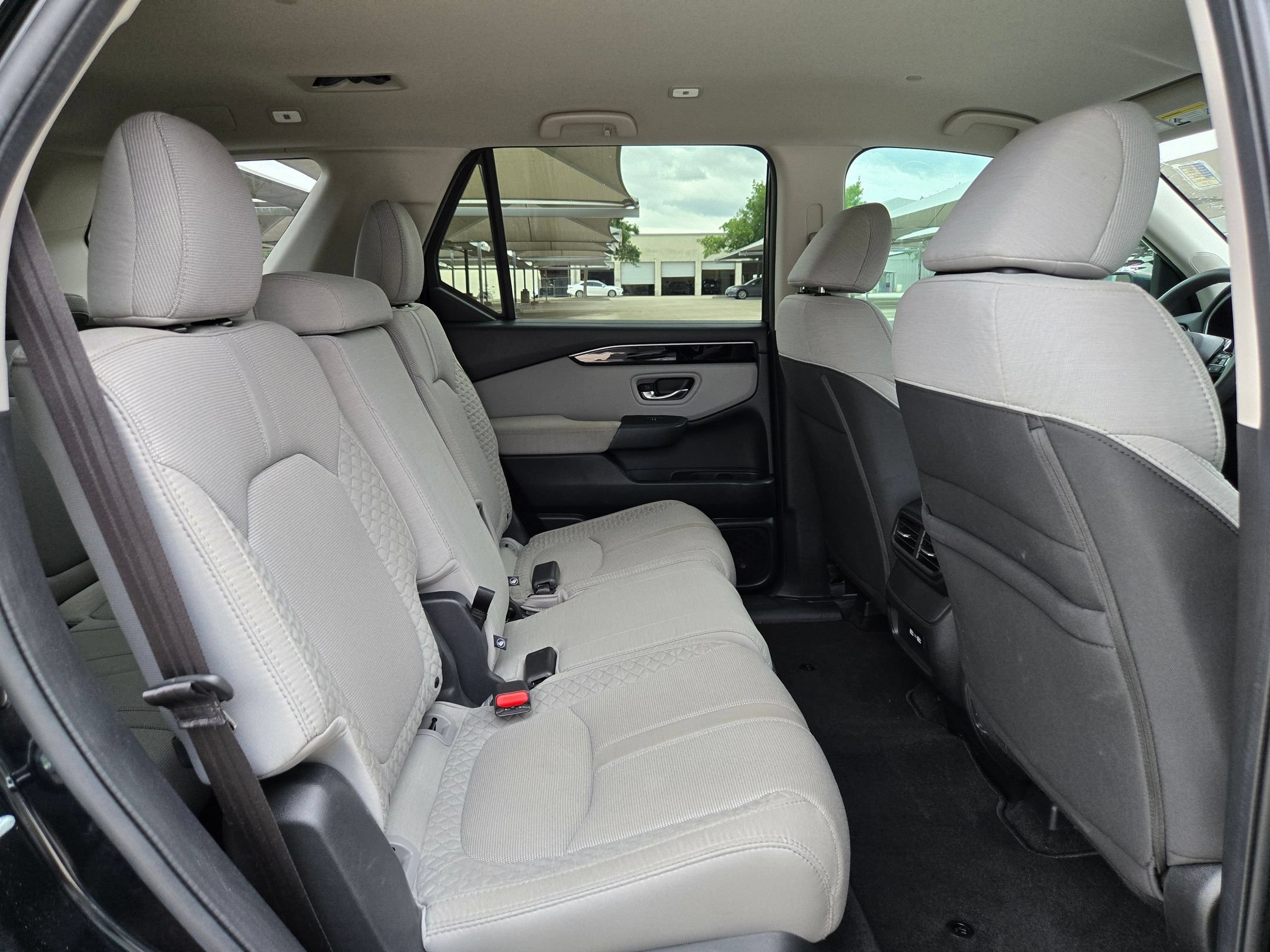 Used 2023 Honda Pilot LX image 26