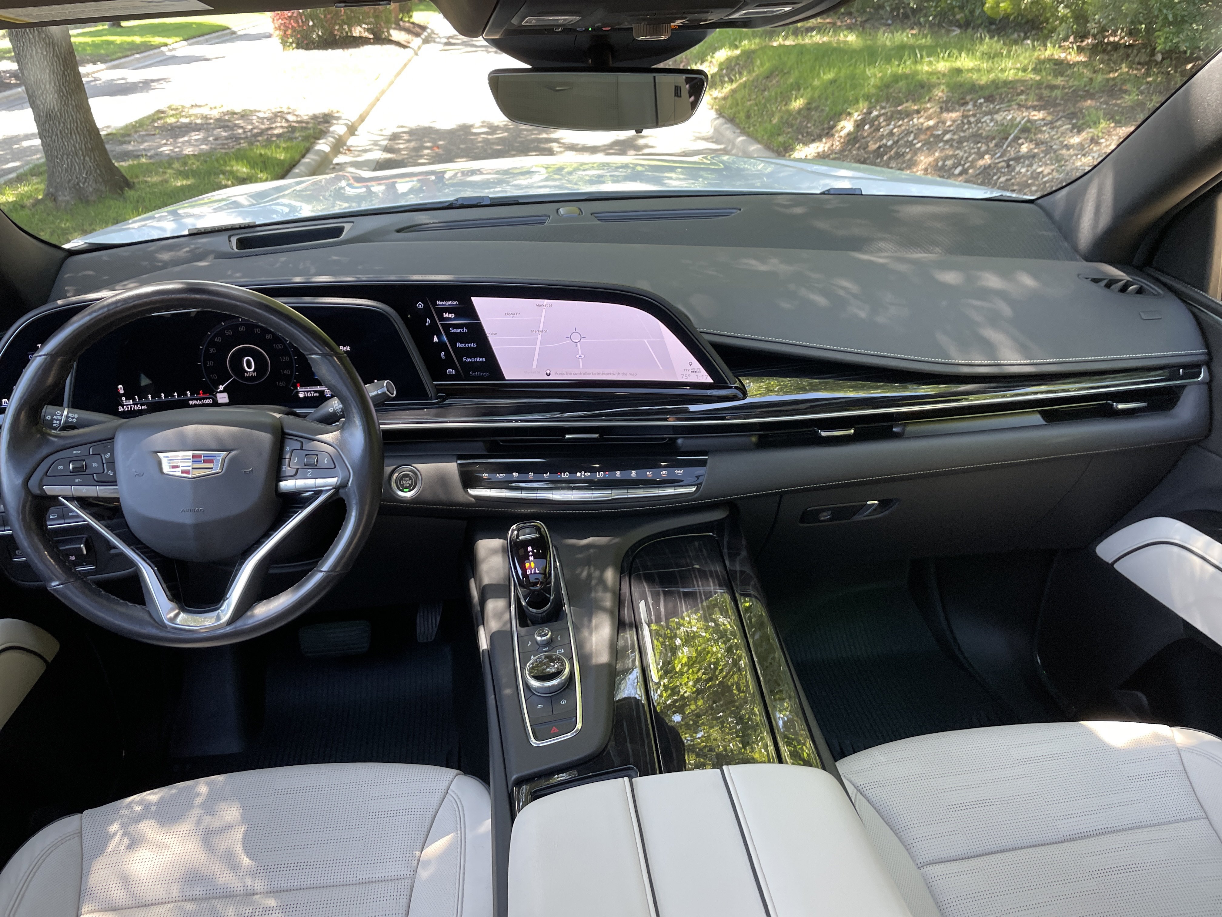 Used 2021 Cadillac Escalade Sport w/ Driver Assist Tech Package AWD/4WD image 29