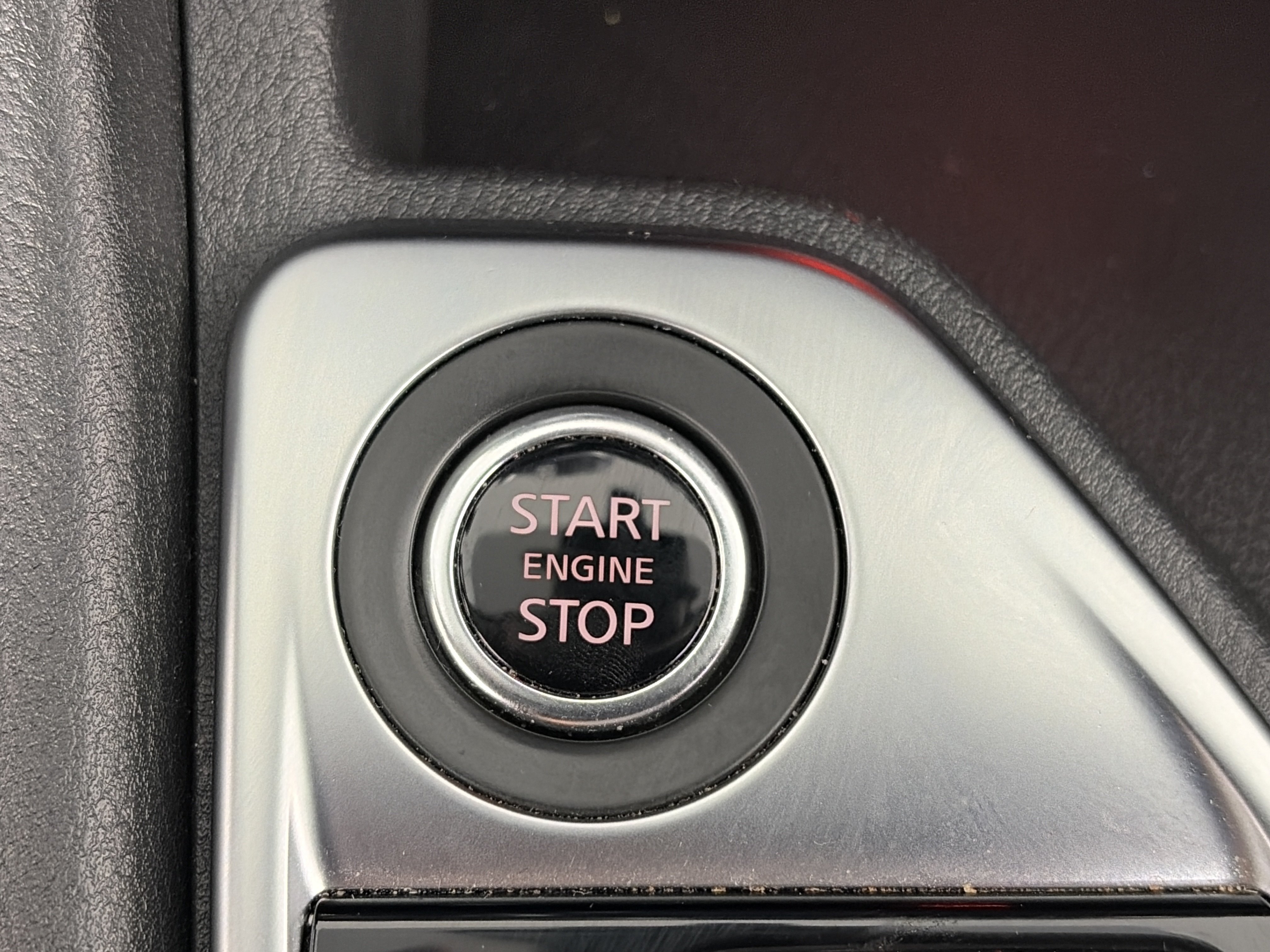 Used 2025 Nissan Sentra SR FWD image 24