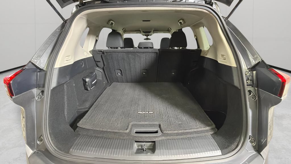 Used 2021 Nissan Rogue SV FWD image 27