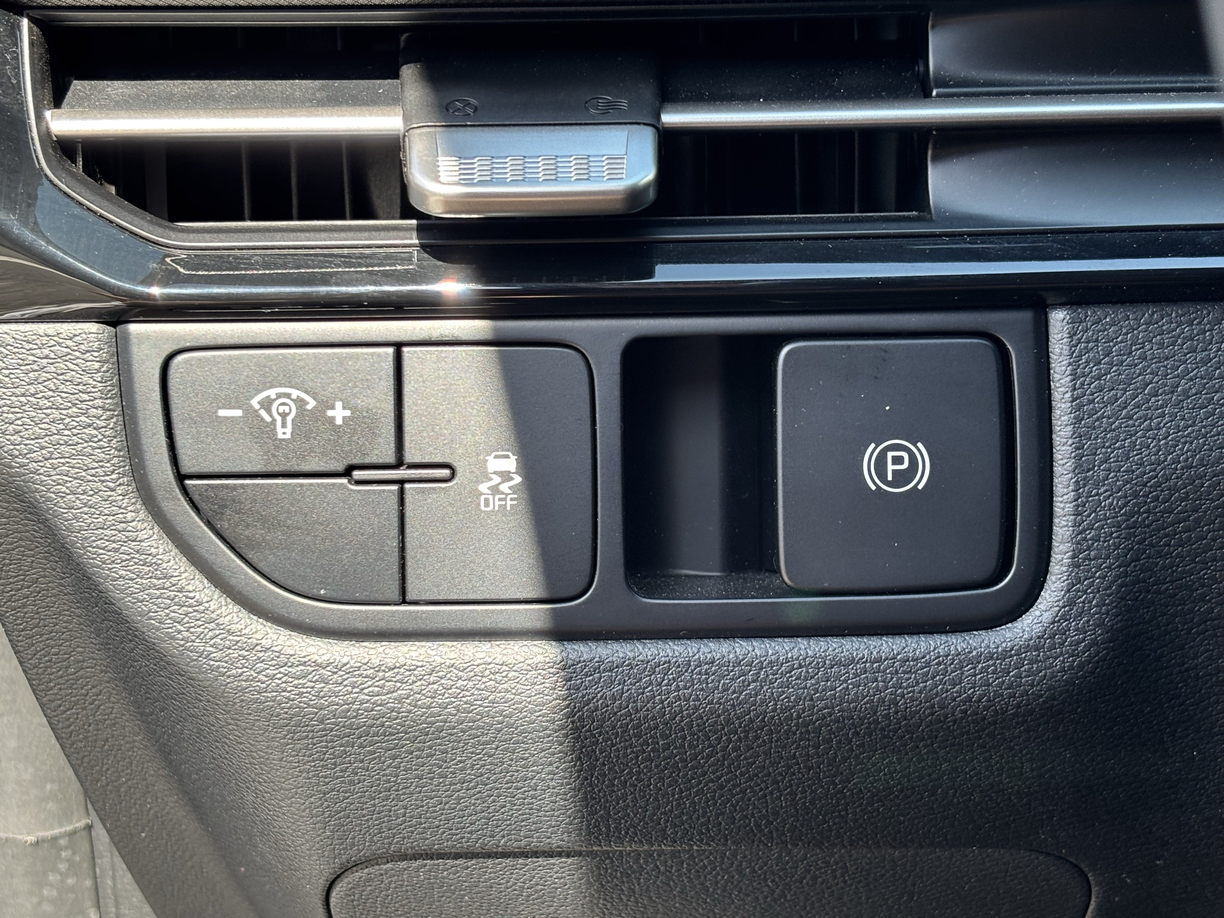 Certified 2026 Kia Sportage LX FWD image 29