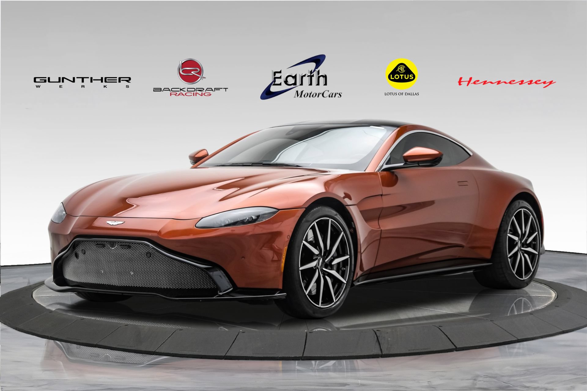 Used 2019 Aston Martin V8 Vantage Coupe RWD image 1