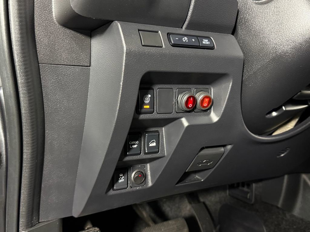 Used 2023 Nissan Frontier SV w/ Midnight Edition Package image 22