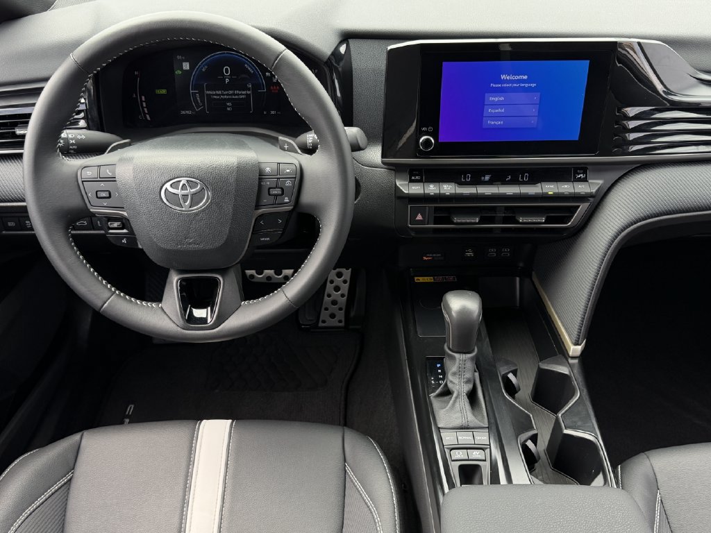 Used 2025 Toyota Camry SE w/ Convenience Package FWD image 13