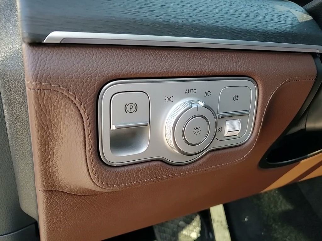 Used 2024 Mercedes-Benz GLE 350 4MATIC image 30