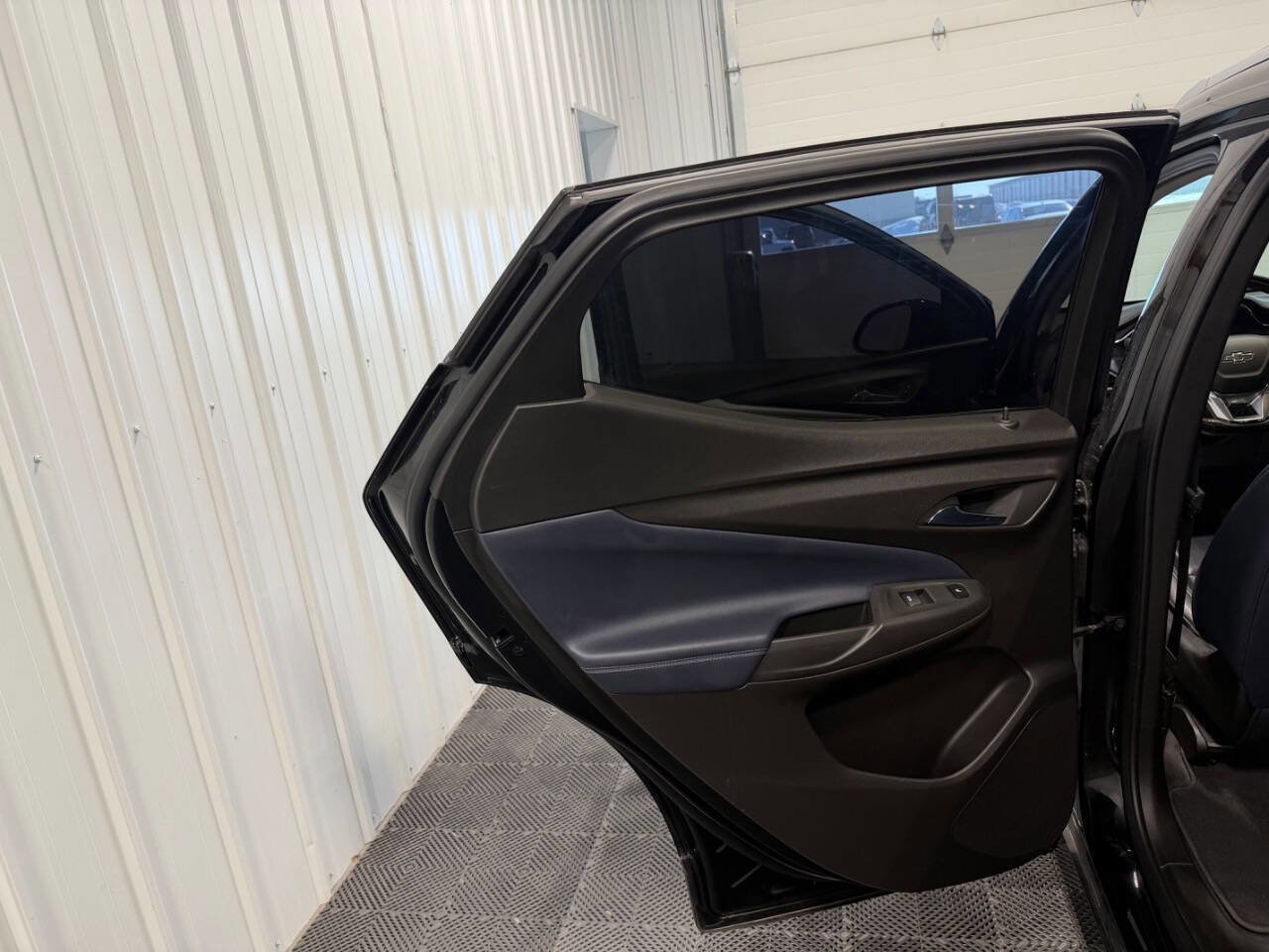 Used 2022 Chevrolet Bolt EUV Premier w/ Launch Edition image 11