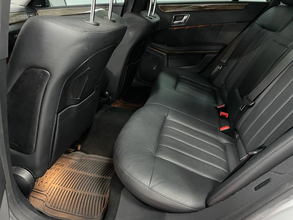 Used 2010 Mercedes-Benz E 550 4MATIC Sedan w/ Premium 2 Pkg image 24