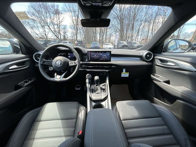 New 2026 Alfa Romeo Tonale w/ Black Premium Package image 12