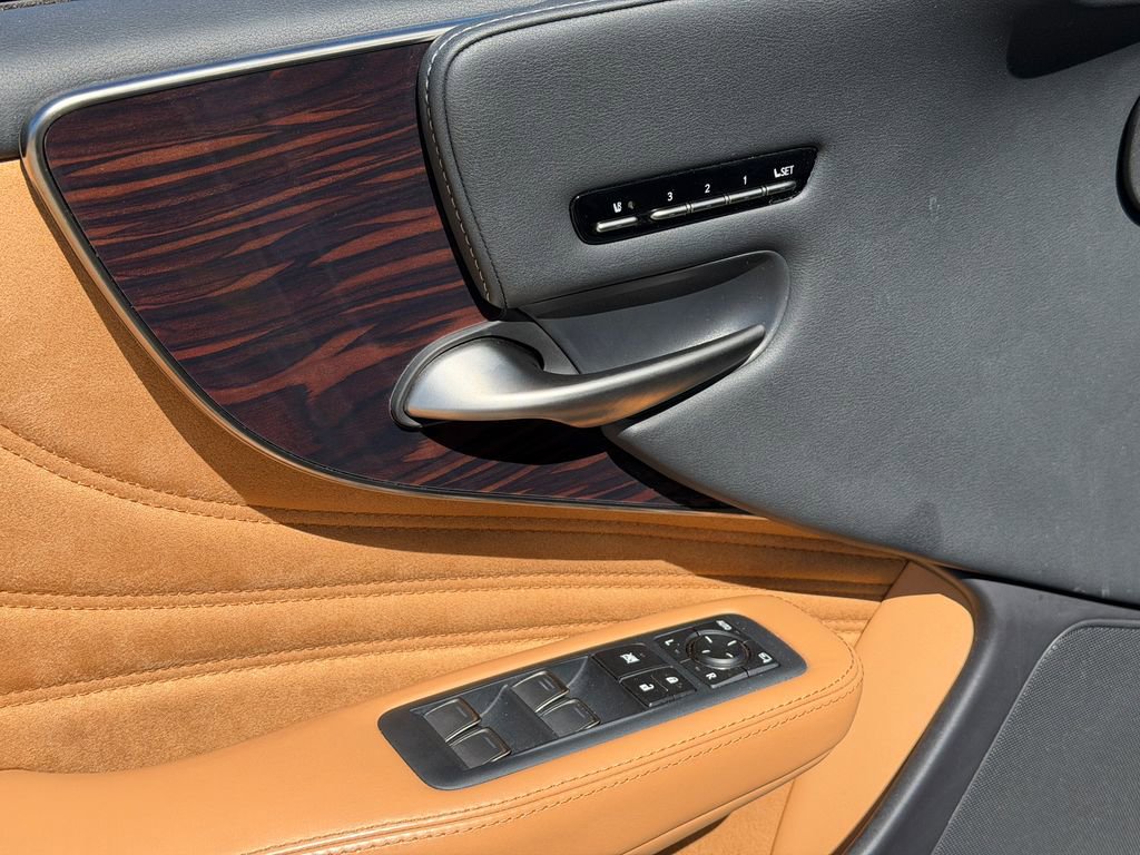 Used 2021 Lexus LS 500 w/ Interior Upgrade Package image 13