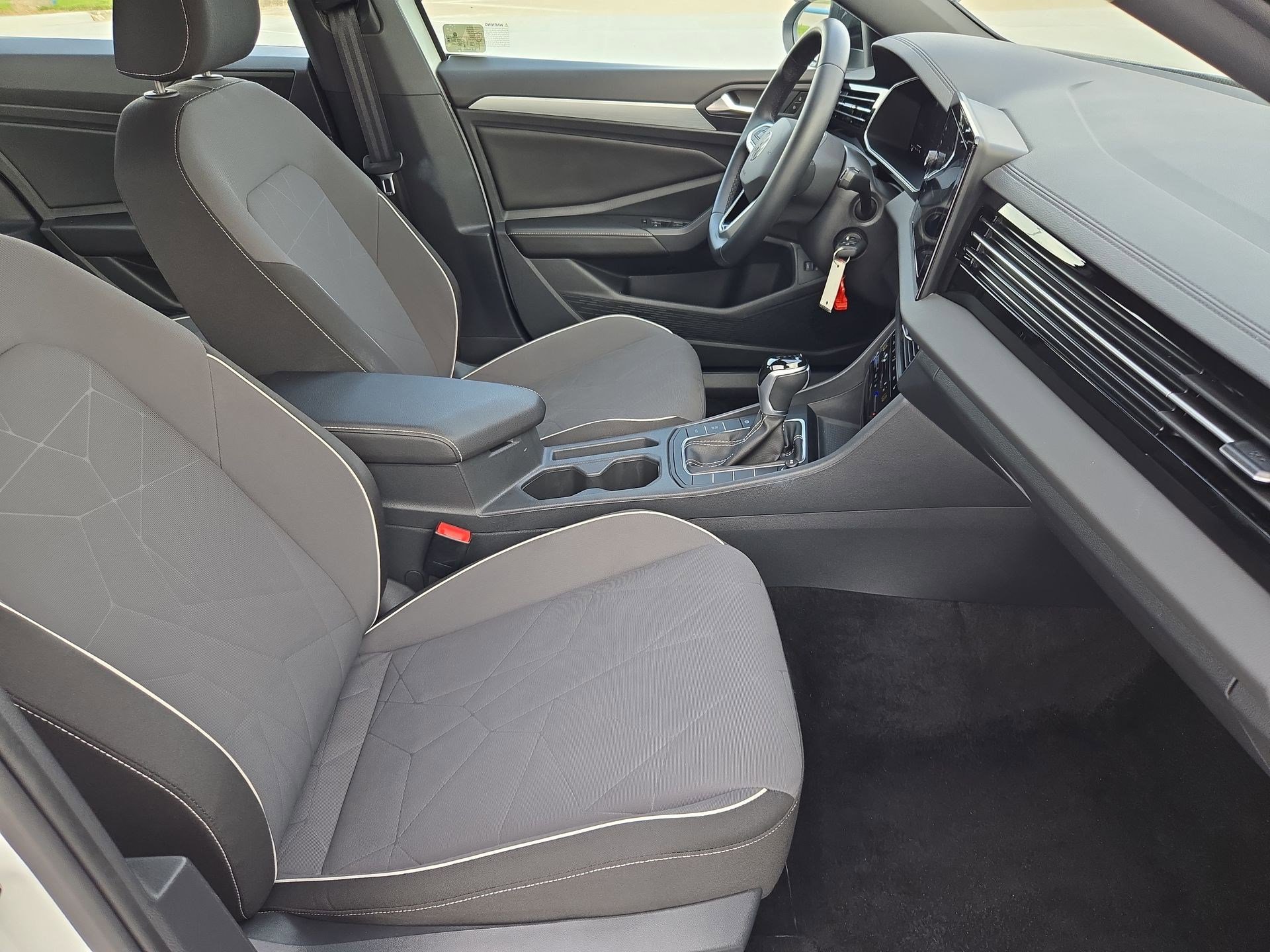 Used 2025 Volkswagen Jetta Sport image 30