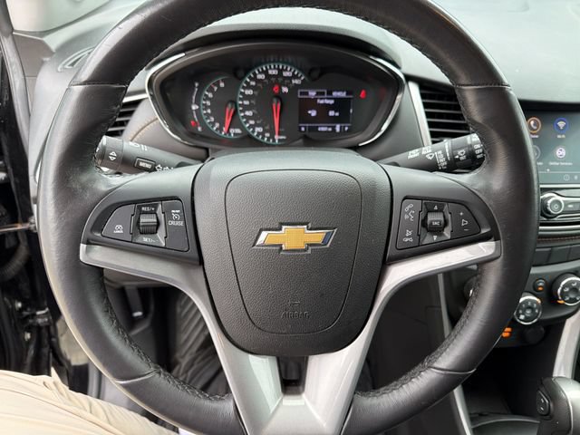 Used 2020 Chevrolet Trax LT w/ LT Convenience Package AWD/4WD image 16