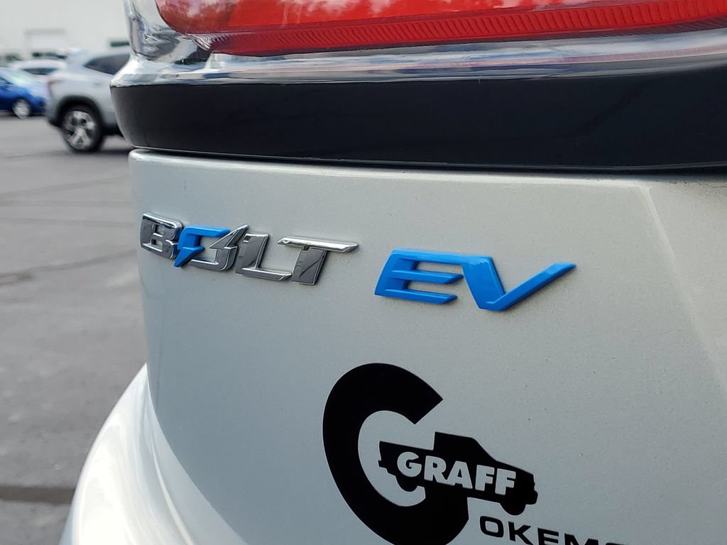 Used 2023 Chevrolet Bolt LT FWD image 30