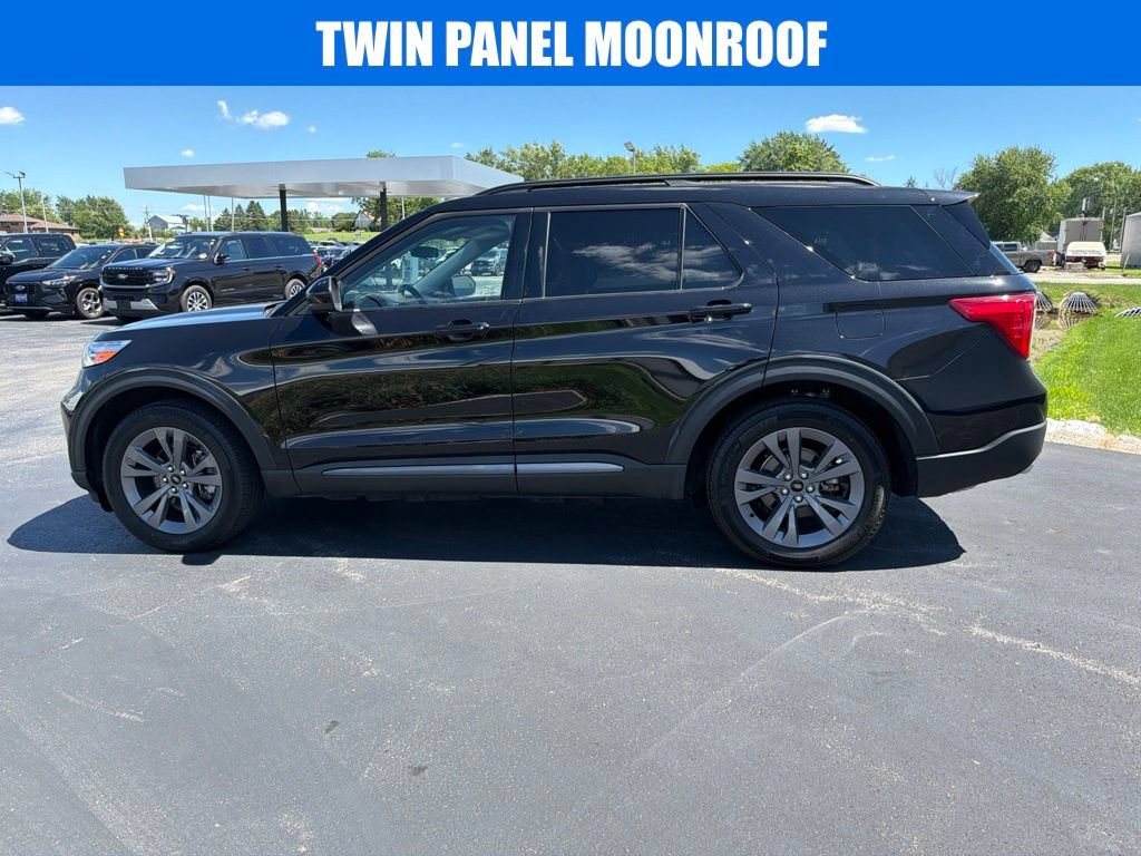 Used 2023 Ford Explorer XLT w/ Equipment Group 202A AWD/4WD image 7