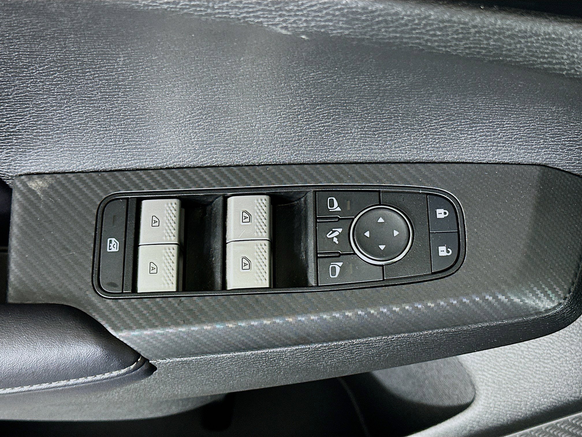 Used 2025 Mitsubishi Outlander SE FWD image 15