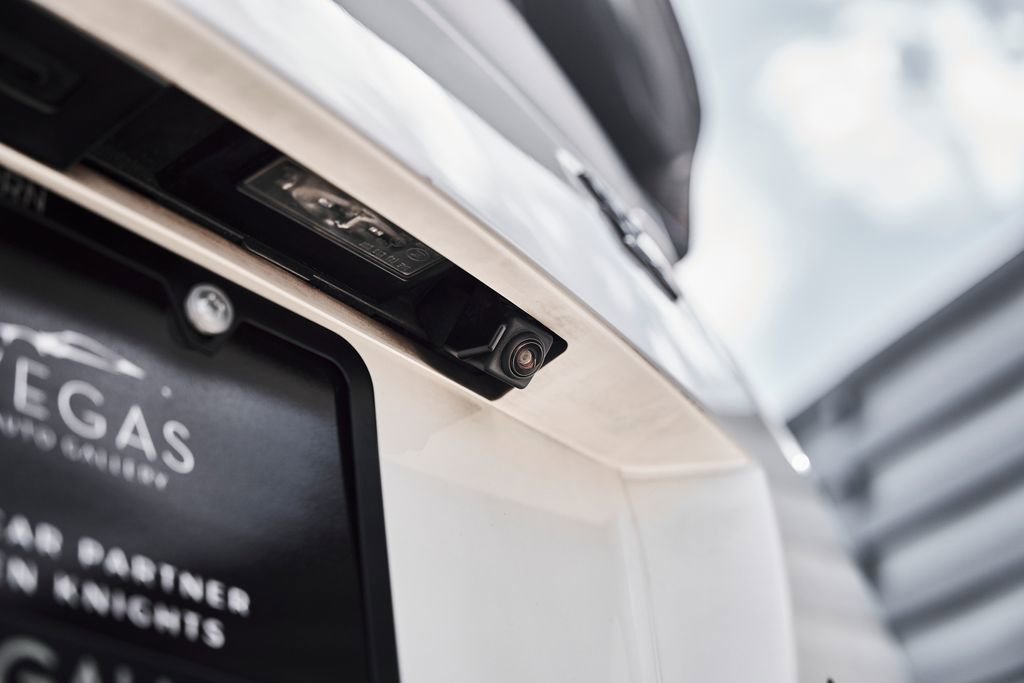 Used 2021 Nissan GT-R Premium image 15