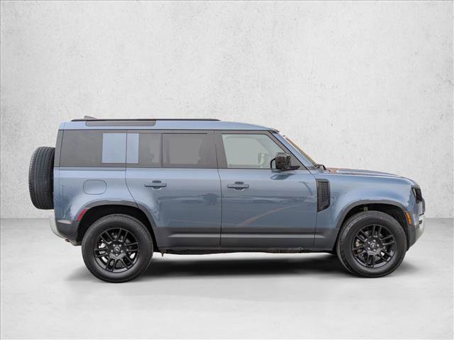 Used 2025 Land Rover Defender 110 S image 4