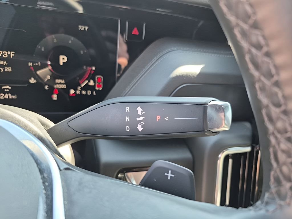 Used 2025 GMC Yukon XL Denali image 37