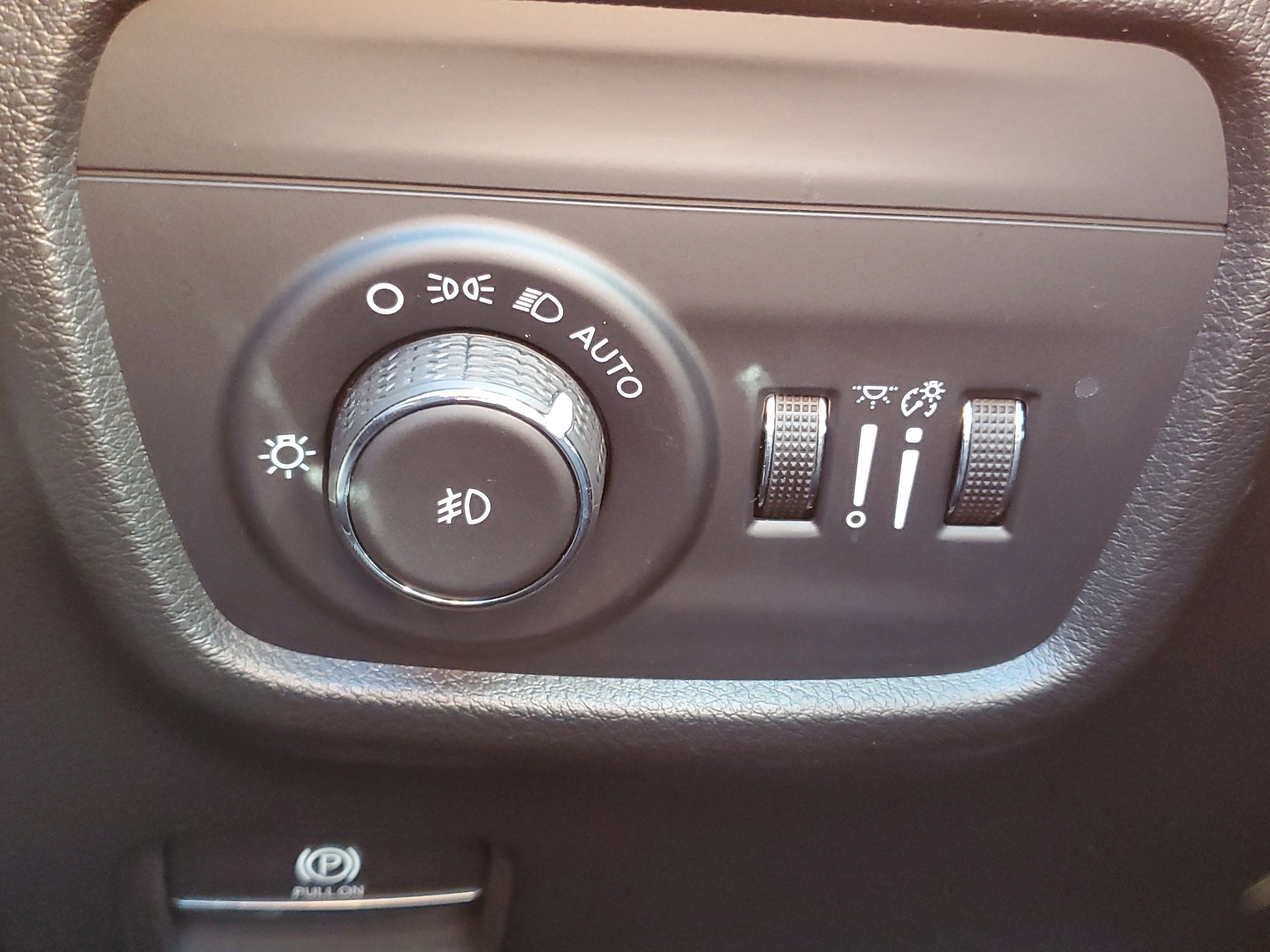 Used 2025 Jeep Grand Cherokee L Limited w/ Luxury Tech Group II image 26