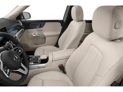 Used 2020 Mercedes-Benz GLB 250 4MATIC w/ Premium Package image 9