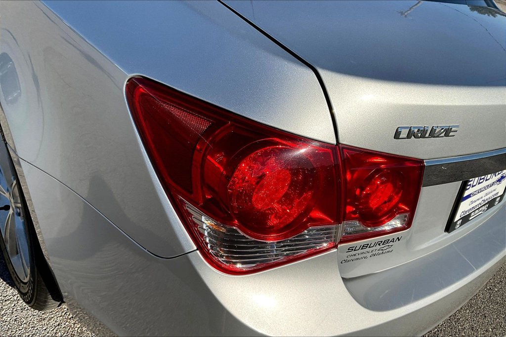 Used 2015 Chevrolet Cruze LT FWD image 24