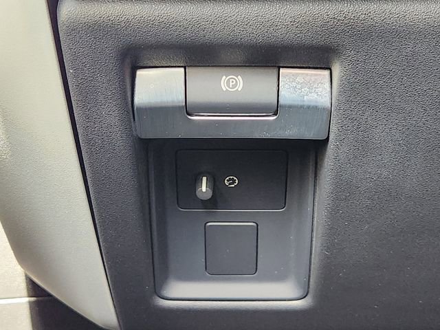 Used 2023 Land Rover Defender 110 SE image 20