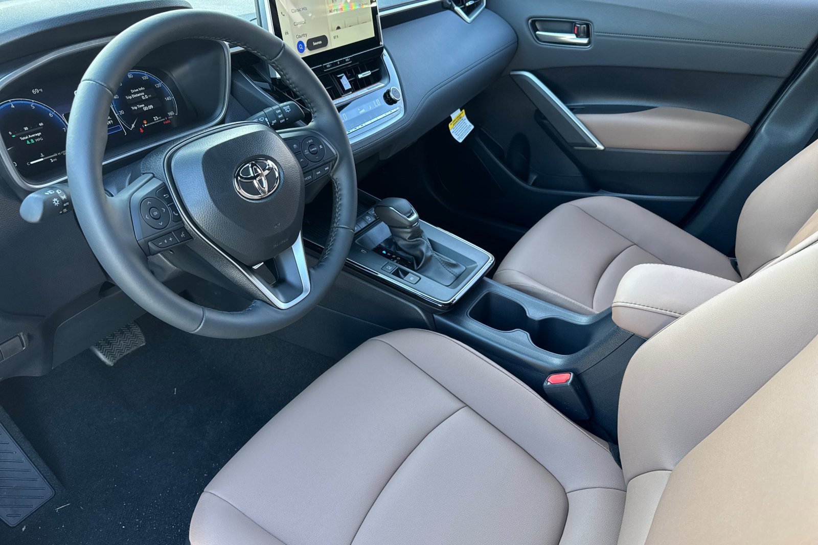 New 2026 Toyota Corolla Cross XLE image 12