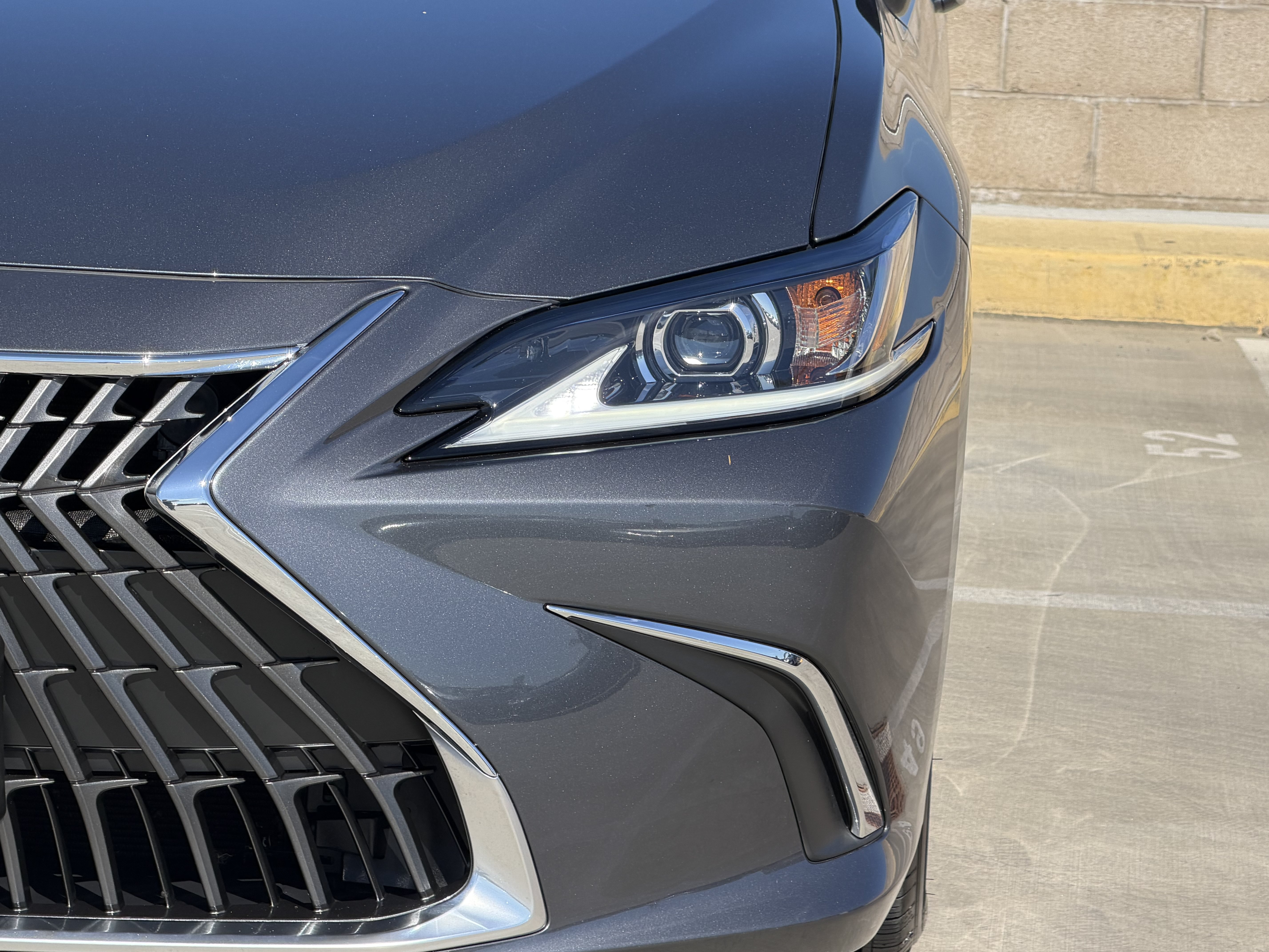 Certified 2025 Lexus ES 350 w/ Accessory Package (Z1) FWD image 6
