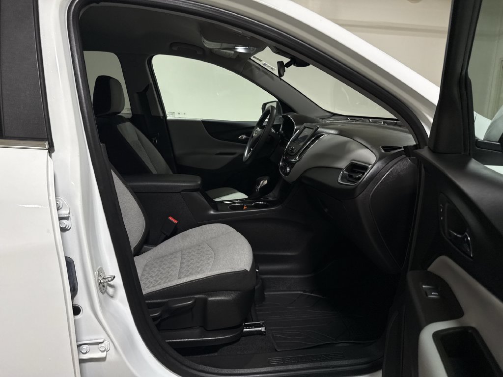 Used 2023 Chevrolet Equinox LT w/ LPO, Floor Liner Package FWD image 21