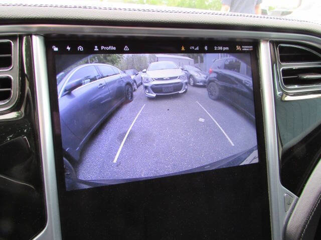 Used 2013 Tesla Model S Long Range RWD image 18