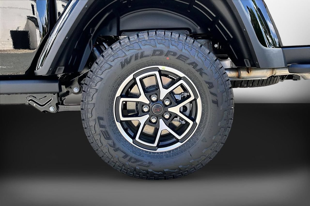 New 2026 Jeep Gladiator Rubicon w/ Steel Power Dome Hood Package AWD/4WD image 30