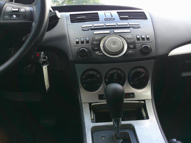 Used 2011 MAZDA MAZDA3 i Touring FWD image 14